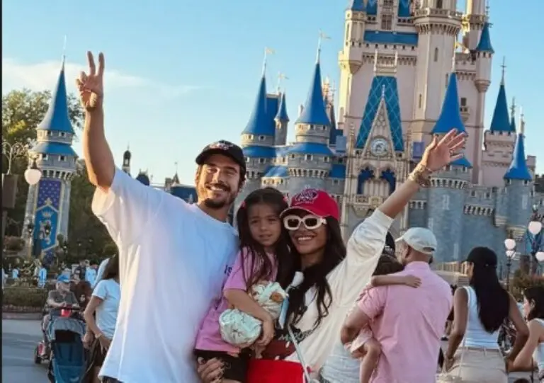Sabrina Sato e Nicolas Prattes na Disney