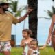 Thaila Ayala e Renato Góes com os filhos
