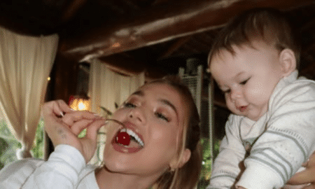 José Leonardo rouba a cena em festa de 26 anos de Virginia Fonseca com bolo de cerejas