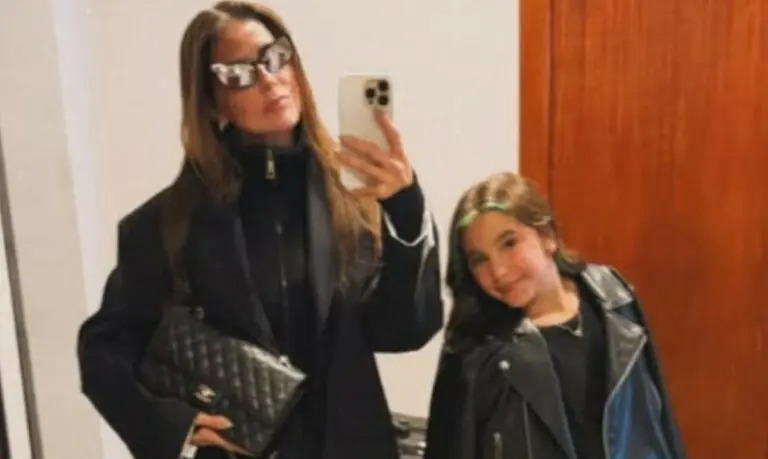 deborah secco com filha