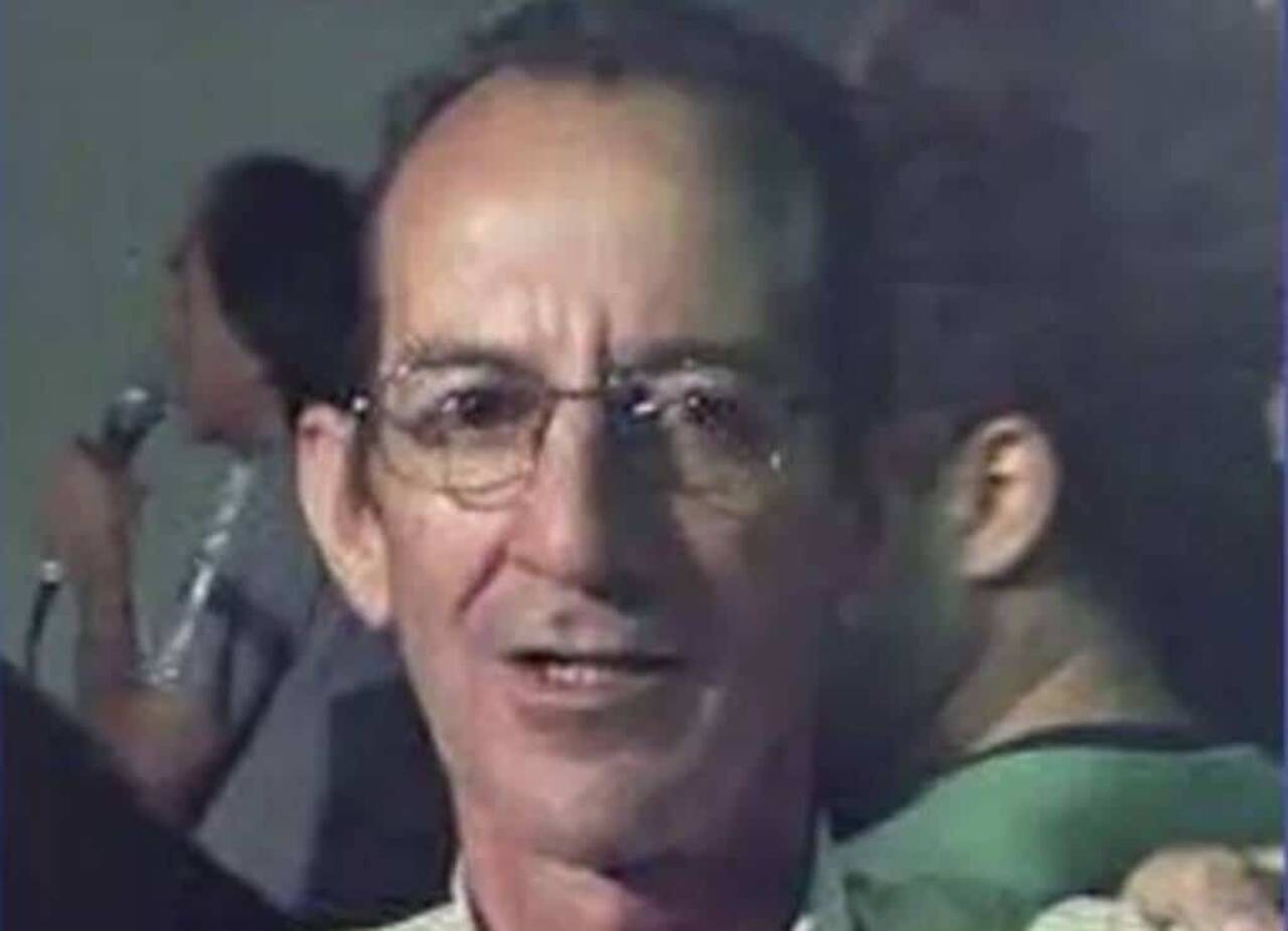 Falece Rogério Costa, jornalista que marcou o rádio com o seu bordão: ‘Os ponteiros apontam para o infinito, são doze horas’