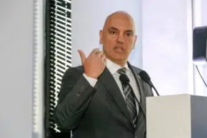 Sanções americanas bloqueiam bens de esposa de Alexandre de Moraes por apoio financeiro ao ministro do STF