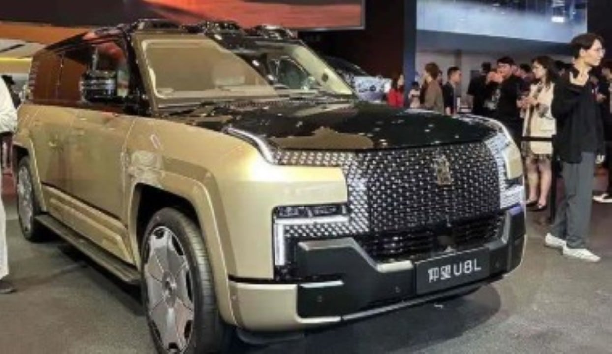 BYD Yangwang U8L