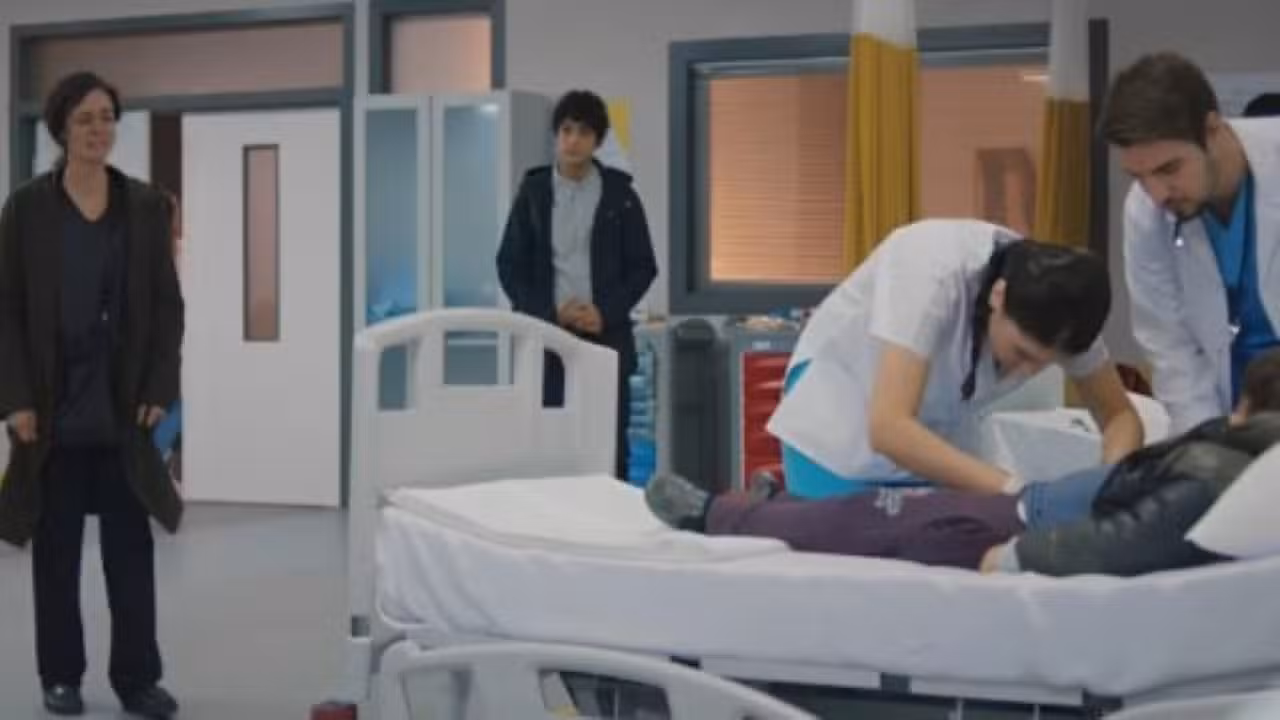Bahar visita Doruk no hospital