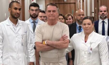 Bolsonaro recebe alta