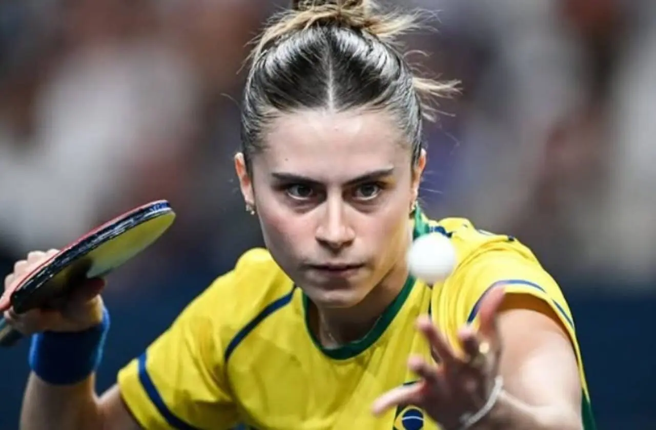 Bruna Takahashi.