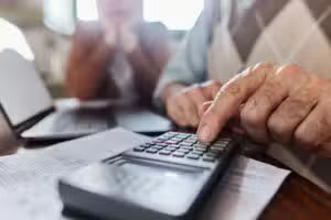 Aposentadoria aos 60 anos com 15 contribuições ainda não é permitida após Reforma da Previdência
