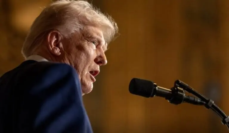 Donald Tump -