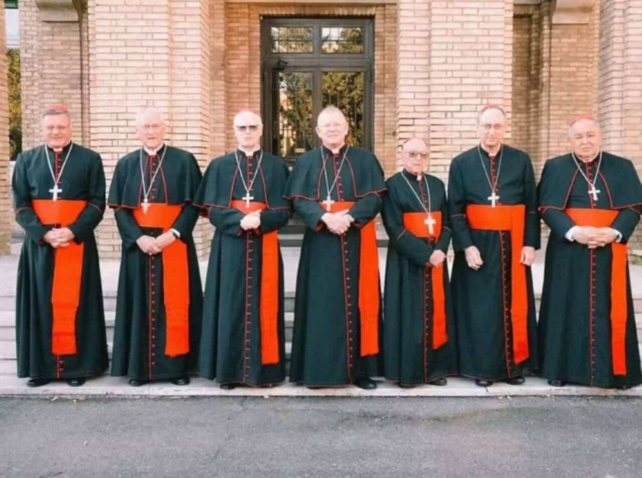 Dom Paulo Cezar Costa, Dom Leonardo Ulrich Steiner, Dom Odilo Scherer, Dom Jaime Spengler, Dom Raymundo Damasceno Aviz, Dom Sergio da Rocha e Dom Orani João Tempesta