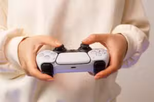 Japanse fabrikant verlaagt de prijs van premiumcontrole om de professionele markt te domineren