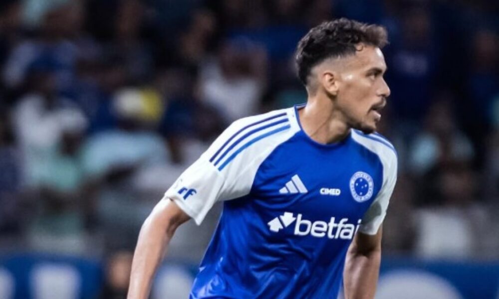Cruzeiro amplia o placar com Eduardo, mas gol é anulado por toque de mão de Wanderson