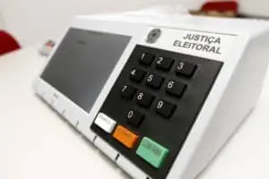 Eleições 2026: prazo para pedir voto em trânsito termina em 20 de agosto; veja como solicitar