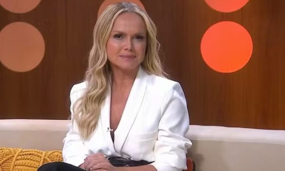 Eliana chora ao vivo no Saia Justa ao abordar luto de Tati Machado e apoio às famílias