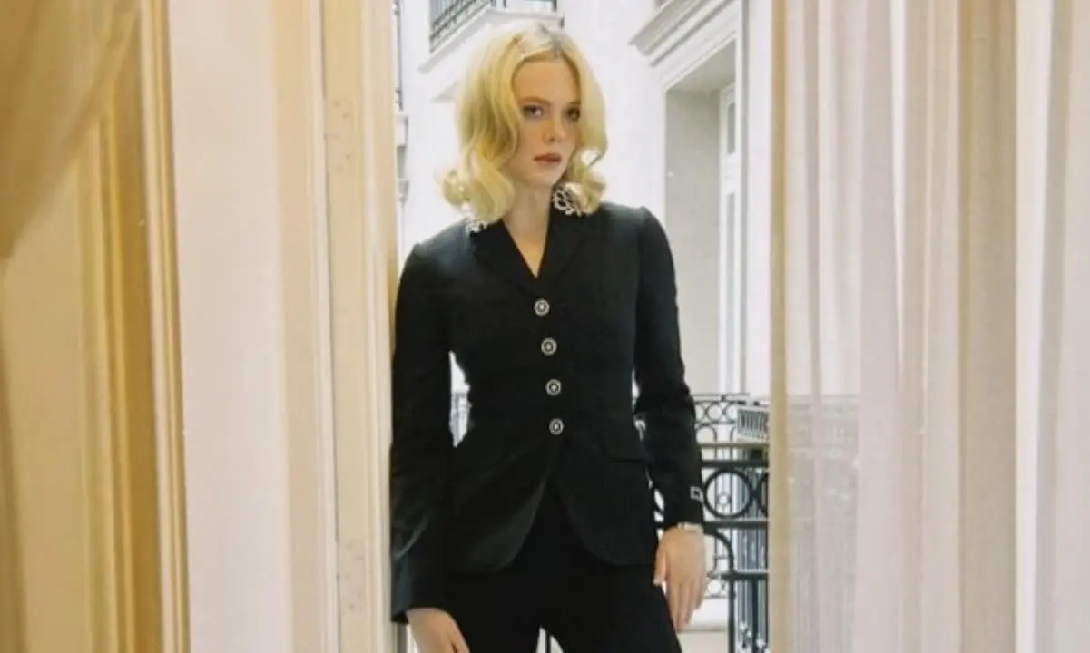 Elle Fanning.
