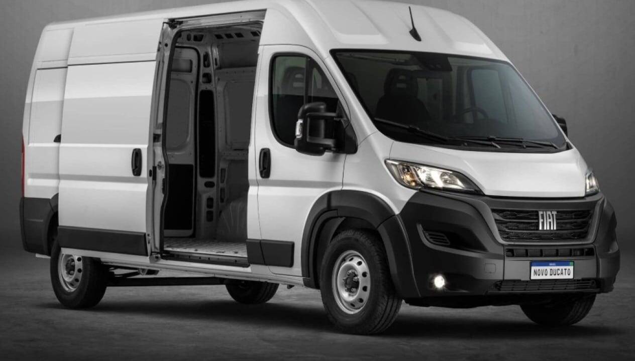 Fiat Ducato 2026 estreia com motor 2.2 turbodiesel e preços a partir de R$ 291.990 no Brasil