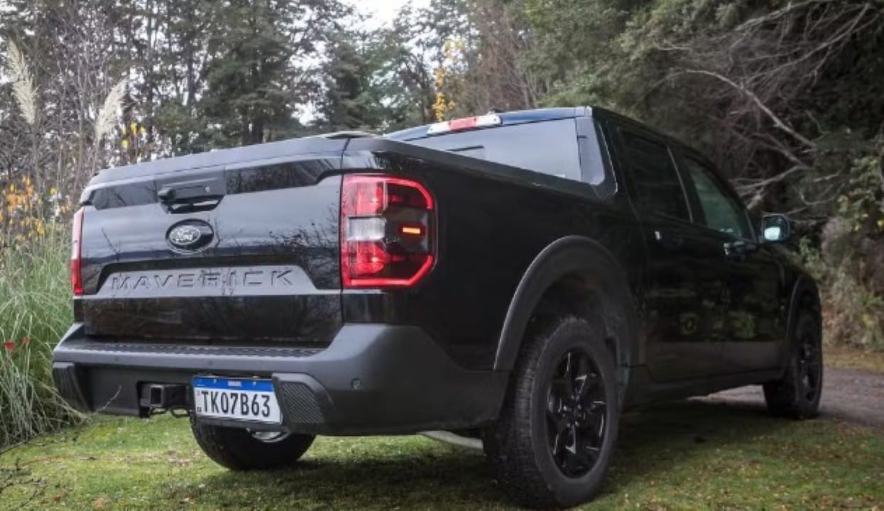 Ford Maverick Lariat