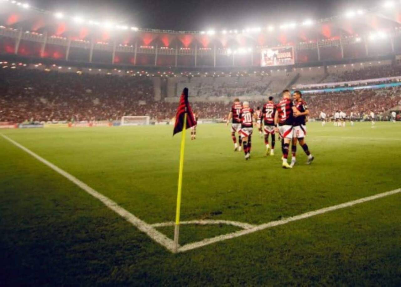 Vitória por 2 a 0 sobre LDU aproxima Flamengo das oitavas na Libertadores; Luiz Araújo brilha no Maracanã