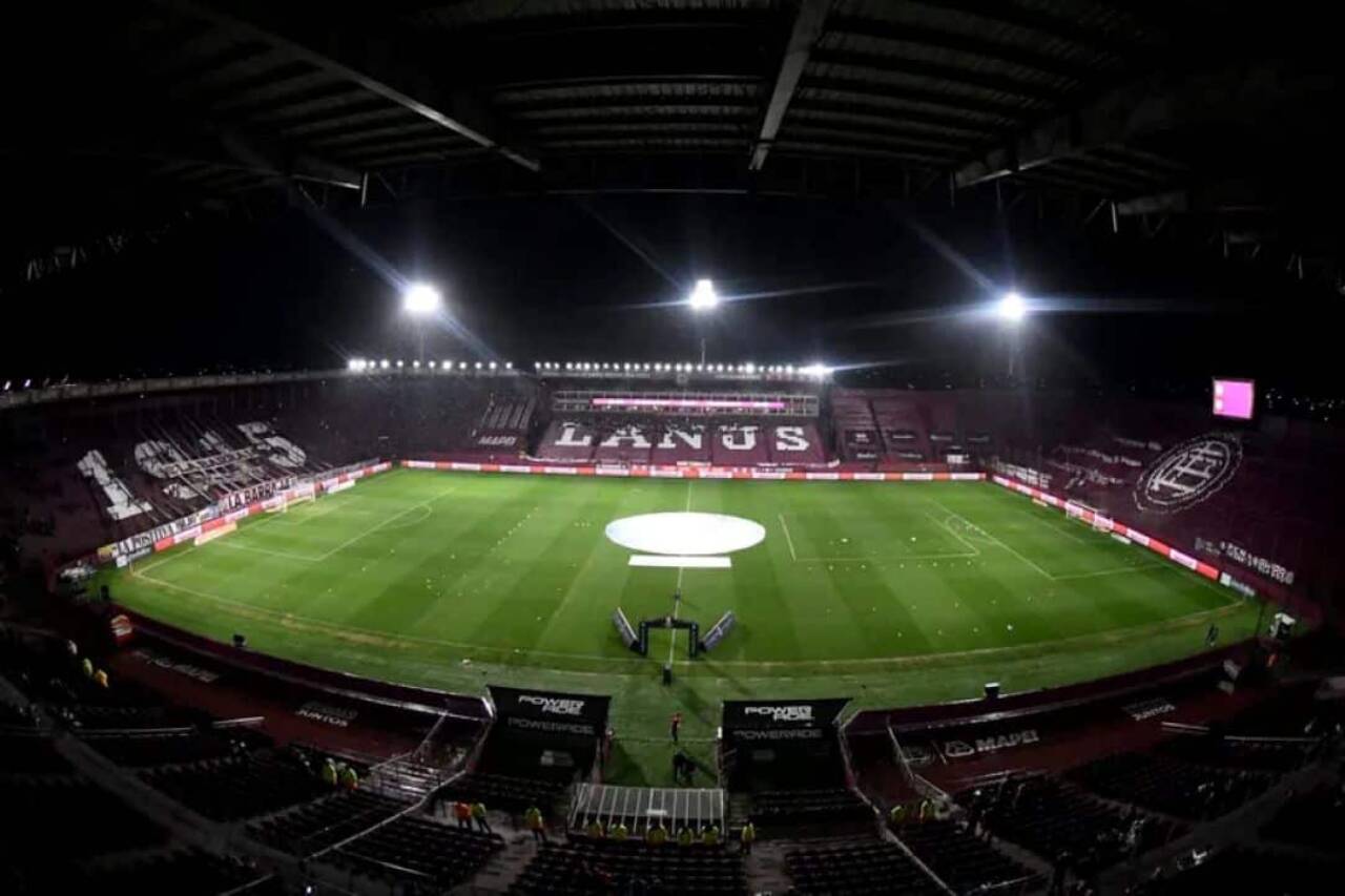 Lanús x Vasco ao vivo: jogo decisivo na Sul-Americana define futuro do Cruz-Maltino em Buenos Aires; com estreia de Diniz