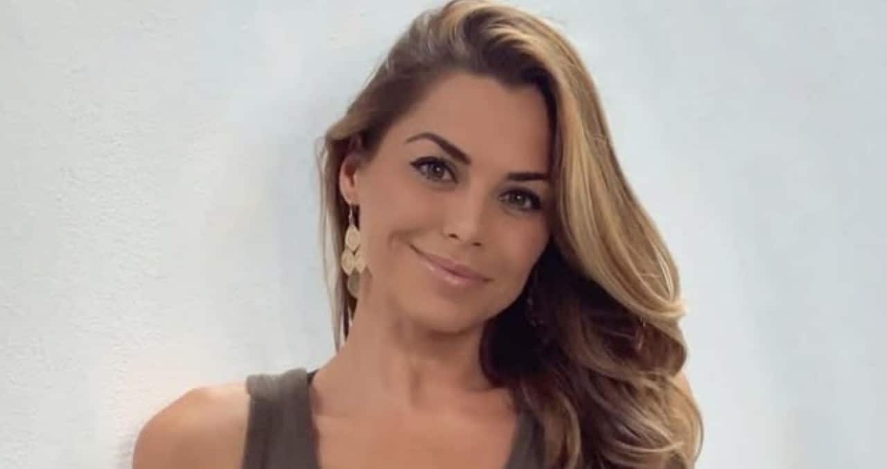 Louise Glover, ex-coelhinha da Playboy