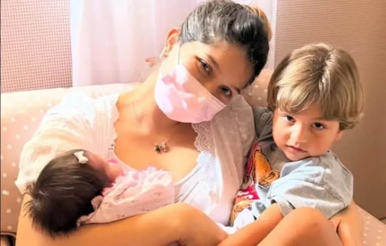 Lyandra Costa e filhos