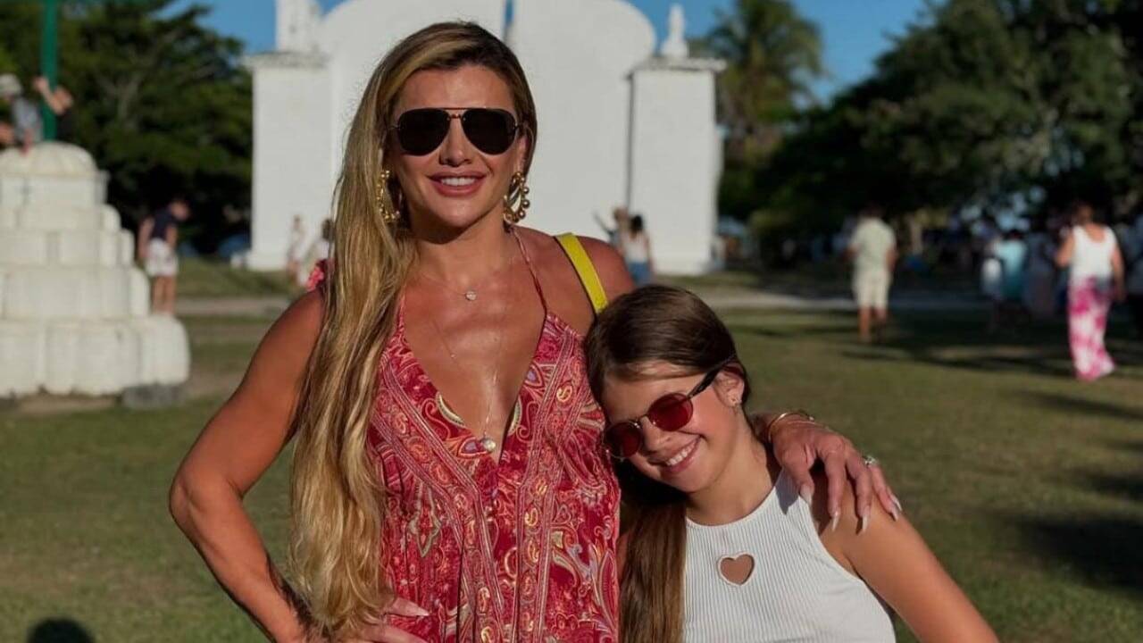 Valentina Muniz encanta web com beleza aos 10 anos e recuperações de Mirella Santos chocam
