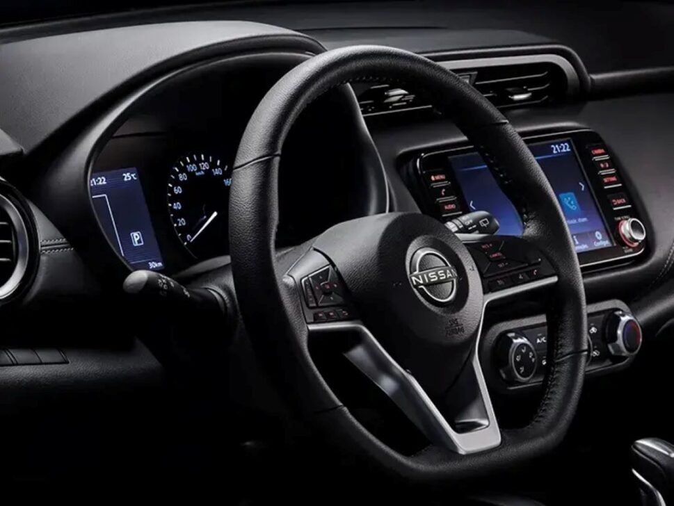 NISSAN KICKS PLAY