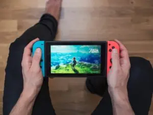 Az új Nintendo Switch frissítés blokkolja az ingyenes hangcsevegést, és áprilistól előfizetés szükséges