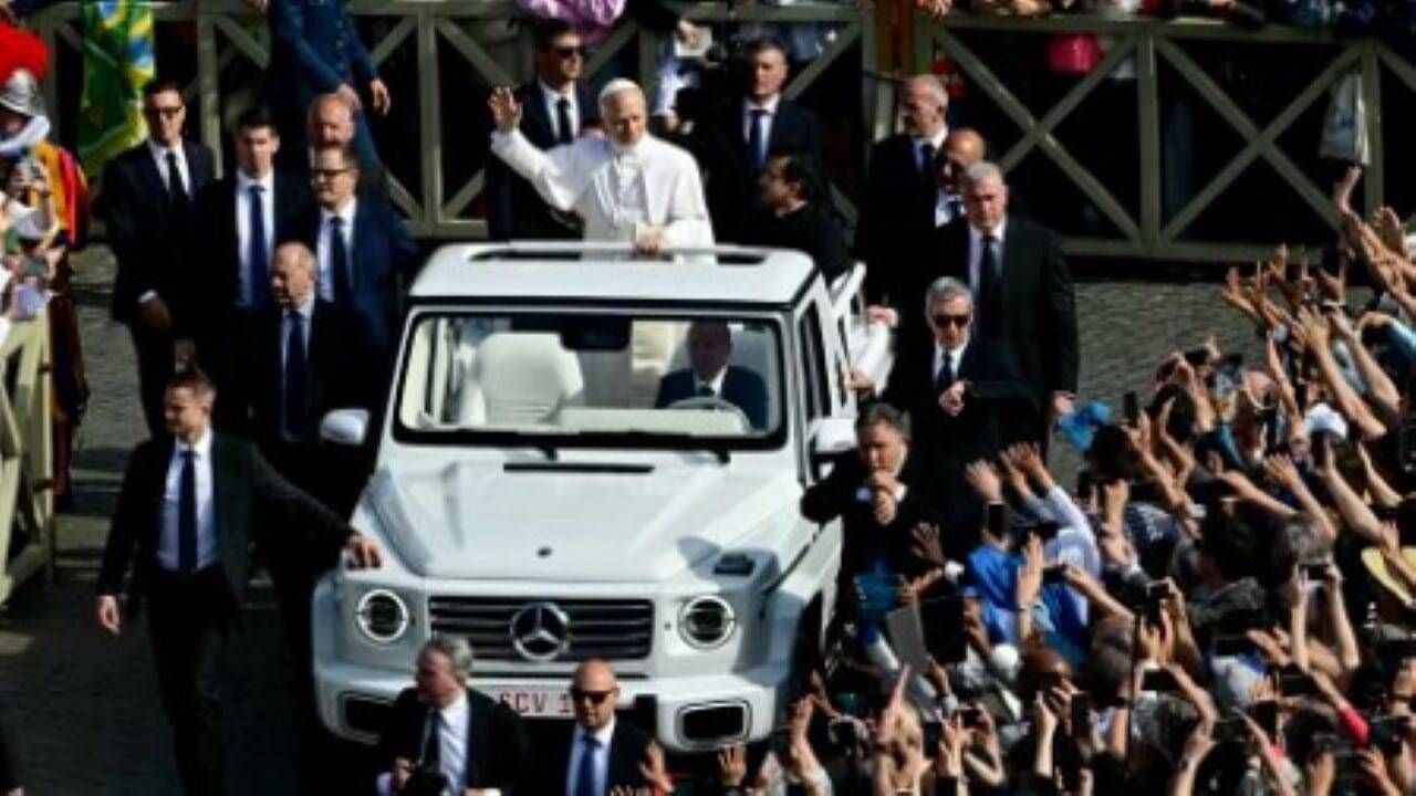 Novo Papamóvel