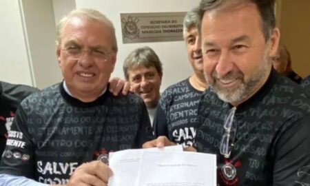 Osmar Stabile ao lado de Augusto Melo no momento do registro da candidatura, em 2023 — Foto: Divulgação
