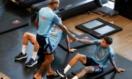 Pulgar na academia do Flamengo