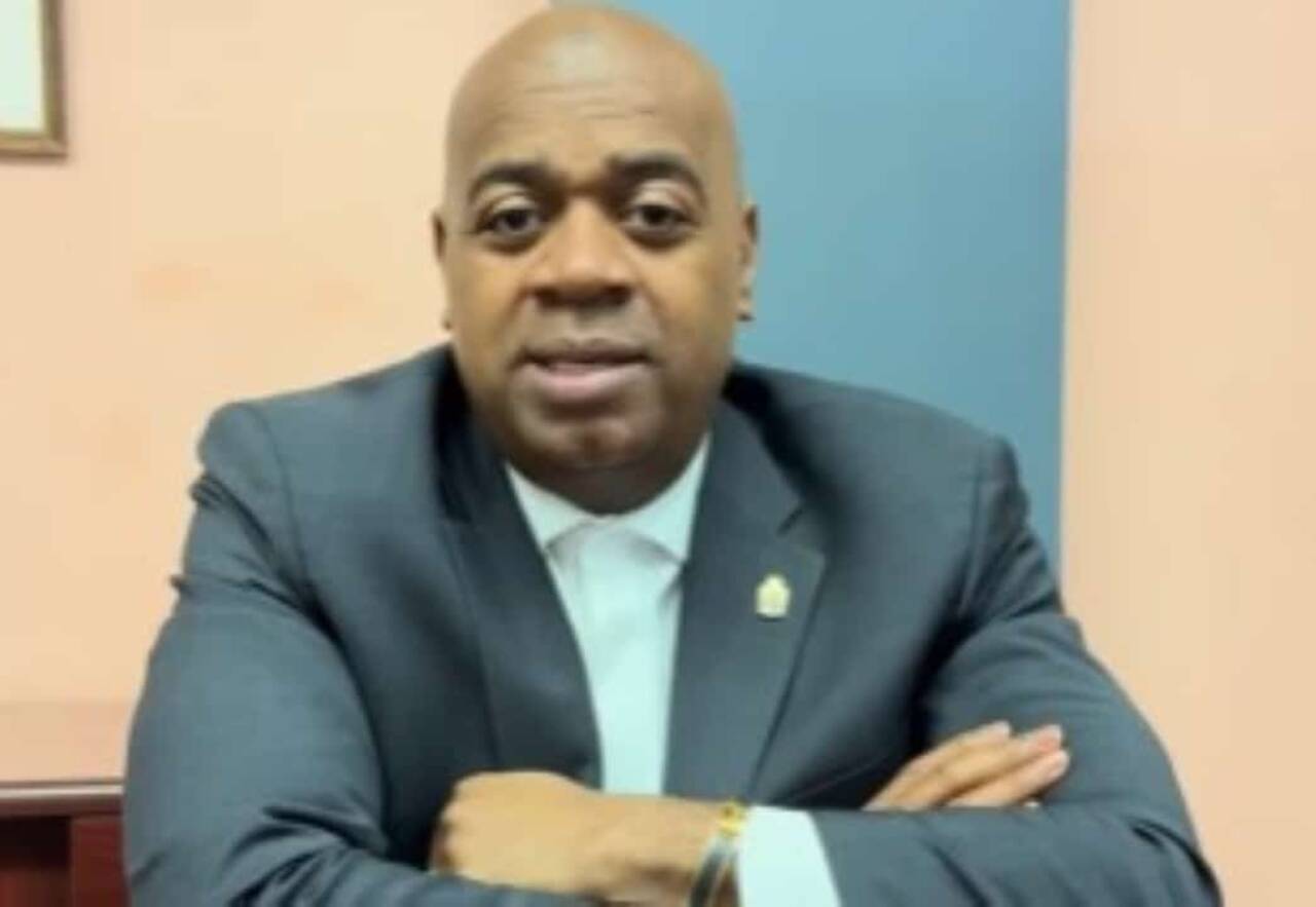 Ras Baraka detained after confronting ICE at Delaney Hall facility