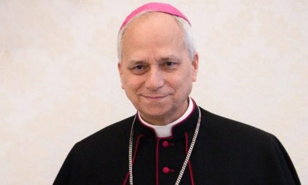 Novo papa Robert Francis é eleito em conclave de 2025 no Vaticano