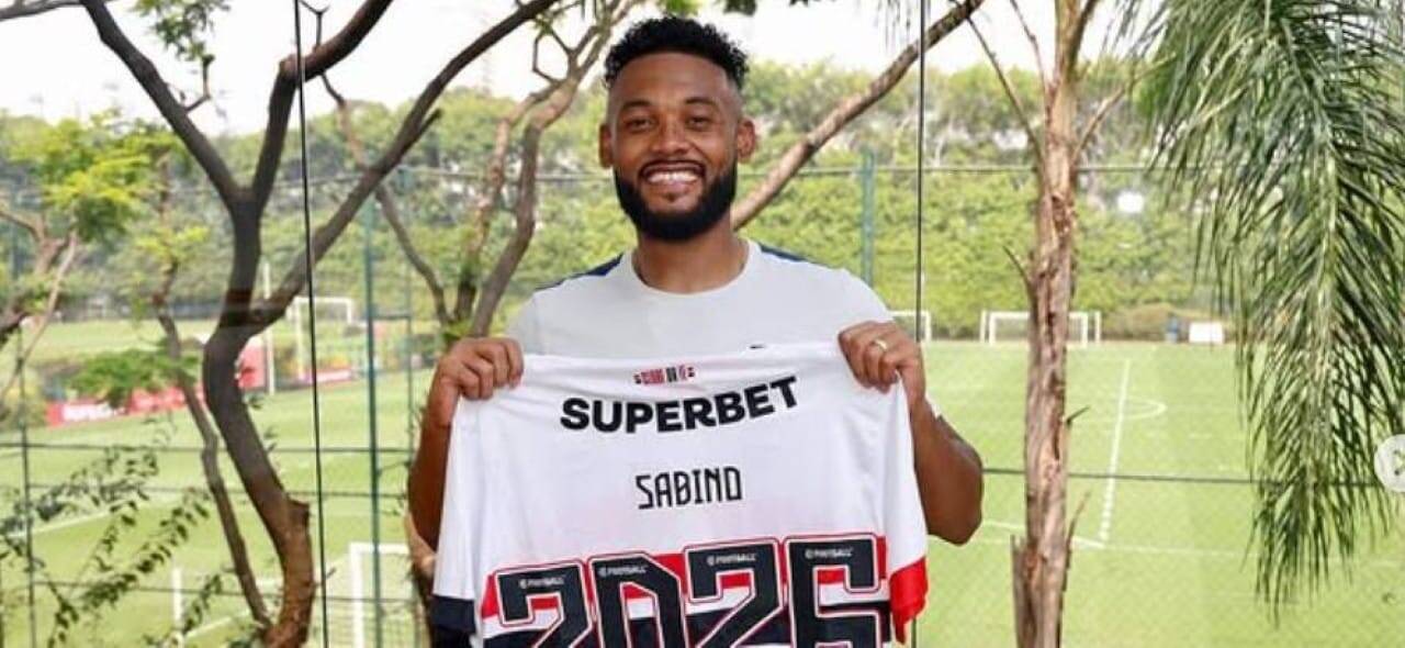 Sabino marca no fim e São Paulo pressiona Vitória no Morumbis pelo Brasilierão