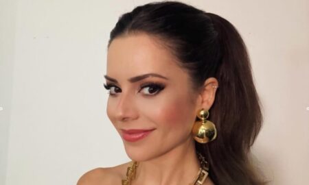Sandy-