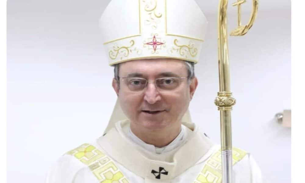 Conclave 2025 reúne cardeais na Capela Sistina: Sérgio da Rocha surge como papável brasileiro