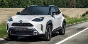 Tests bevestigen het hoge rendement van de nieuwe Toyota Yaris Cross met hybridemotor en grote binnenruimte