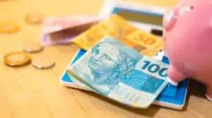 Trabalhadores nascidos no fim do ano recebem lote final do abono salarial em agosto