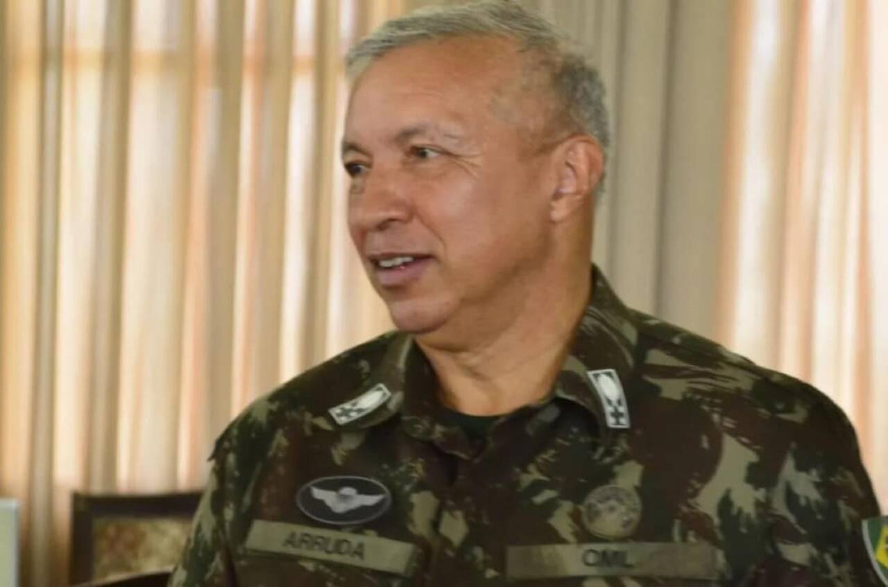 General Arruda revela decisão compartilhada com ministros sobre acampados em 8 de janeiro