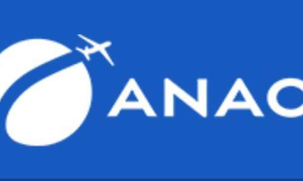 Novas normas da Anac garantem assentos de crianças ao lado de pais em voos sem taxa adicional