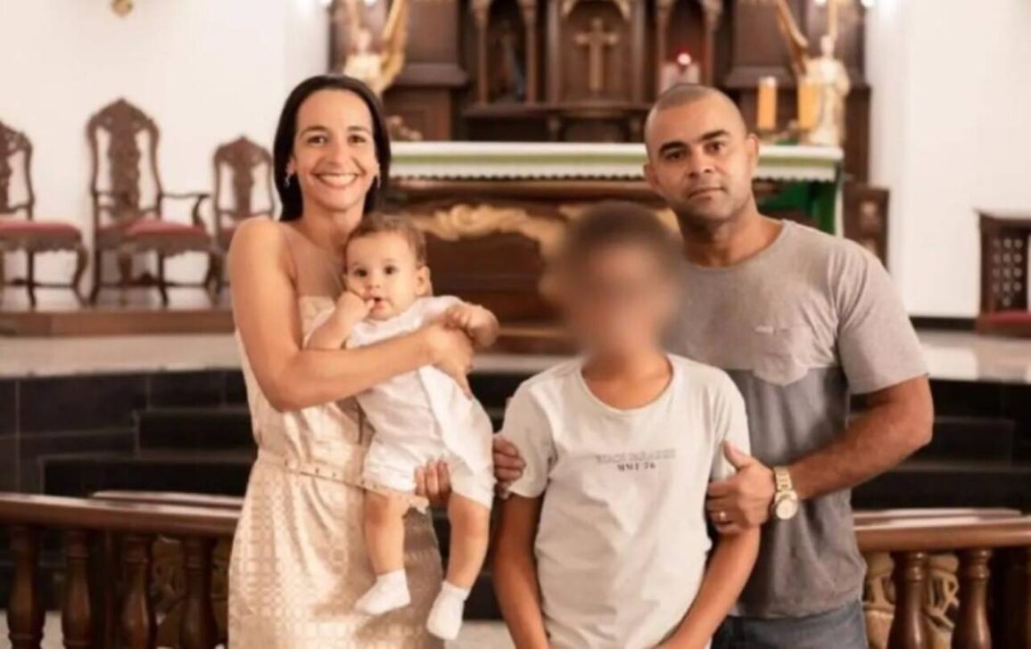 Adolescente mata os pais e o irmão de 3 anos
