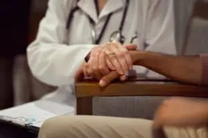 Previdência libera benefício sem exigência de meses pagos para 18 condições de saúde