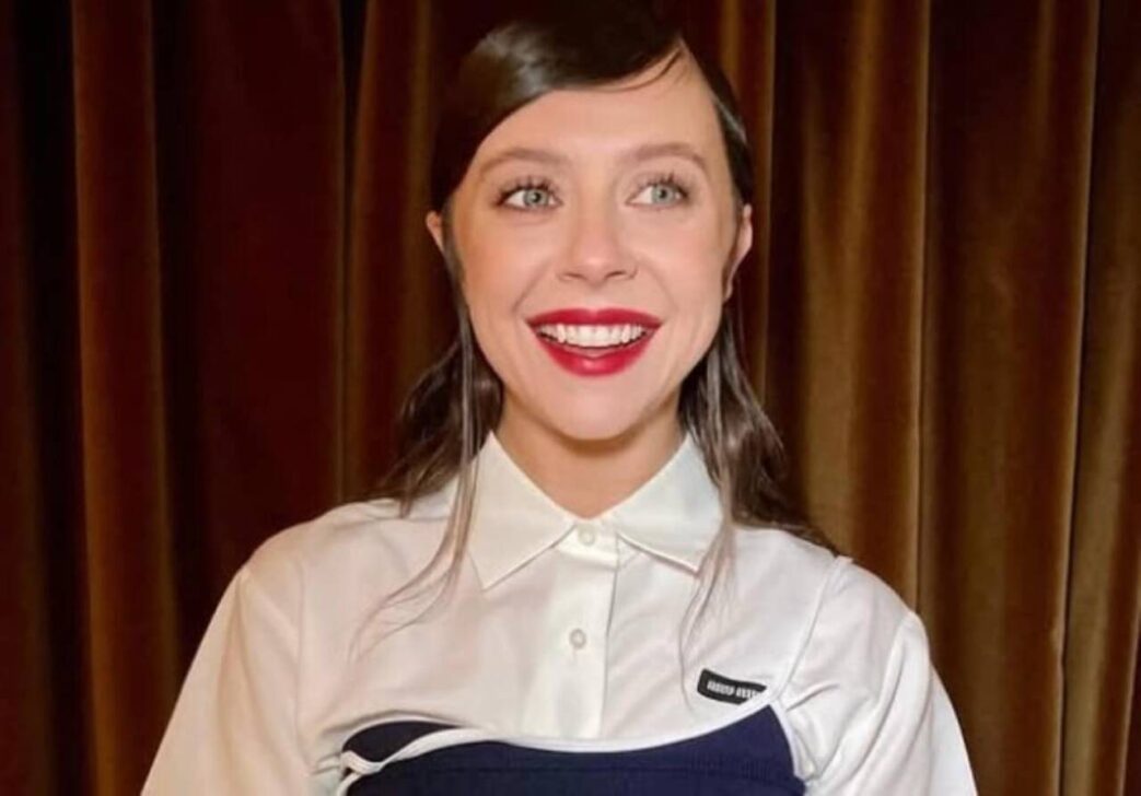 Bel Powley.