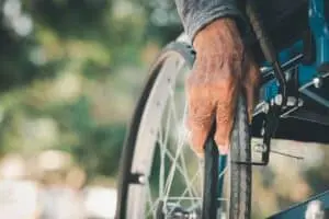 Exame social do INSS: como a análise de assistentes valida BPC/LOAS e aposentadoria da pessoa com deficiência