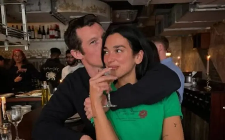 Callum Turner e Dua Lipa