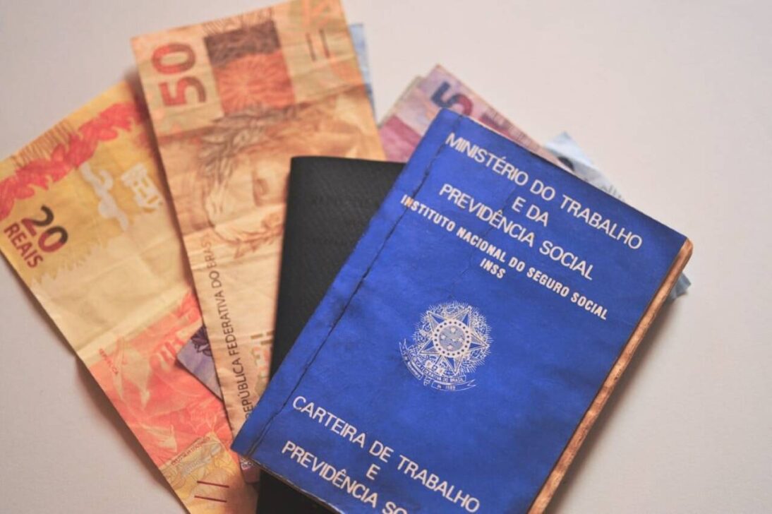 Carteira de Trabalho salário minimo