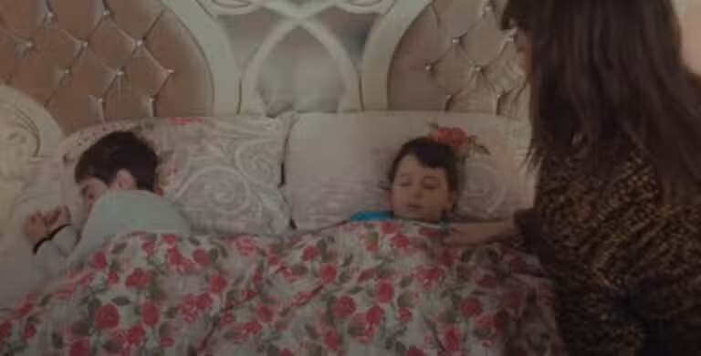 Ceyda, Arda e Satilmis em 'Força de Mulher'