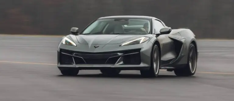 Corvette E-Ray 2024