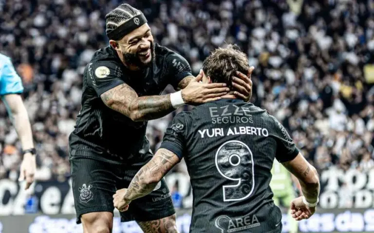 Depay e Yuri Alberto