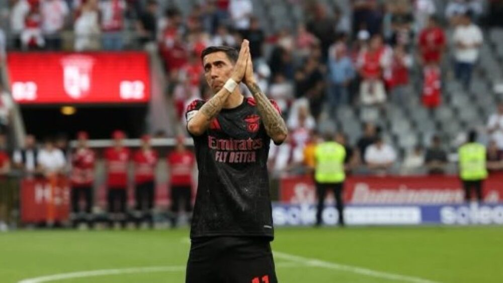 Após pênalti confirmado pelo VAR, Di María marca para o Benfica contra o Boca Juniors no Mundial de Clubes da FIFA