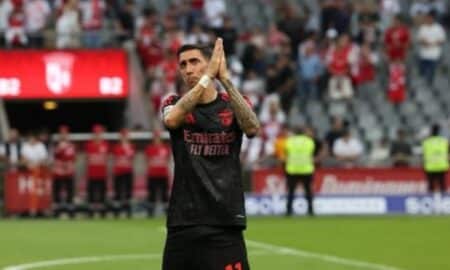 Di María brilha com gol de pênalti e Benfica pressiona Chelsea na prorrogação